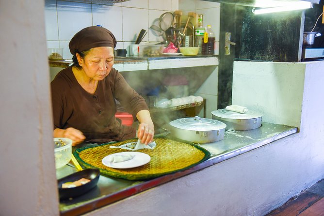 2-Day In Halong Bay Cruise With Transfer From Hanoi - Day 1 in Lan Ha Bay: sailing calm hours, then water time