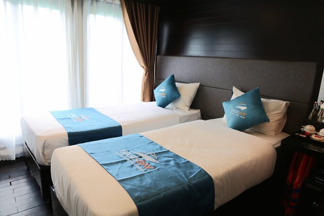 2 day Oasis Bay Cruise to Halong Bay from Hanoi - Day 2: dawn views, light breakfast, and an easy check-out flow