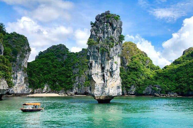 2 Days 1 Night Lan Ha, Ha Long Bay Tour With Licensed Guide - Dau Be Island kayaking and fishing-village time on Ha Long