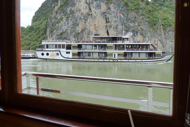 5 Days 4 Nights Hanoi - Halong Bay - Peaceful Halong Bay Cruise, one of 7 world Wonders - Hanoi to Halong: The Route That Keeps the Trip Moving