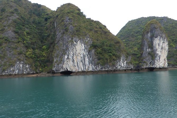 5 Days 4 Nights Hanoi - Halong Bay - Peaceful Halong Bay Cruise, one of 7 world Wonders - Day 1 in Hanoi: Airport Pickup and a Real Breather