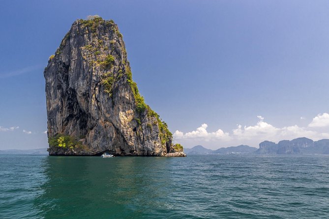 8-Days Hanoi, Sapa Trekking And Halong Bay Cruise - Sapa Trek Day 3: Giang Ta Chai, Waterfall Stops, and Getting Back by Jeep
