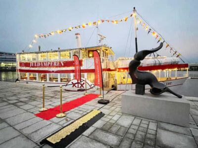 Aarhus: Christmas Harbour Cruise with Local Guide - The 75-Minute Harbor Route: Marina, Old Wooden Ships, Fishing Harbor, Houseboats