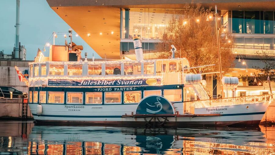 Aarhus: Guided Harbor Cruise with Iconic Landmarks & Aarhus - Christmas cruises on the Christmas Boat Svanen (Nov 7–Dec 30)