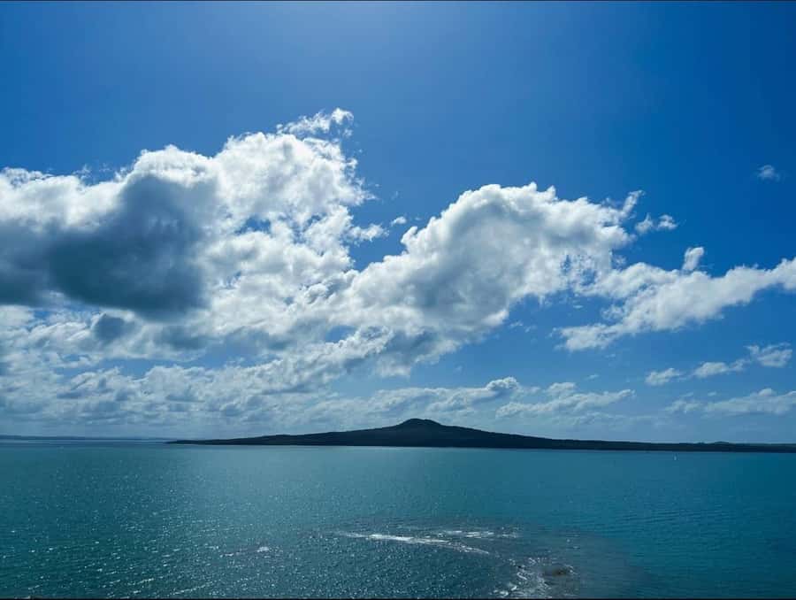 Auckland: Scenic Harbour Cruise with Live Commentary - Indoor vs Outdoor Deck Time (and the photo reality)