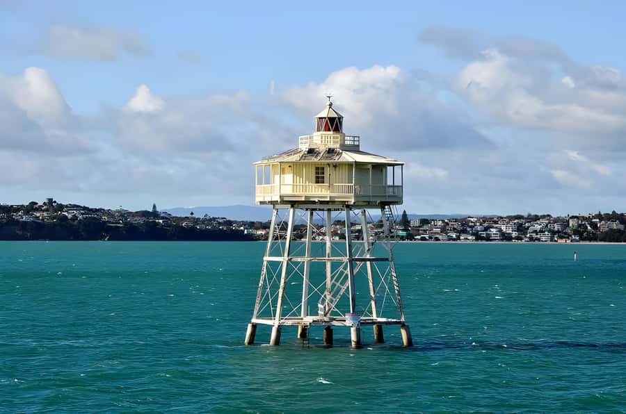 Auckland: Scenic Harbour Cruise with Live Commentary - The 90-Minute Flow: Safety Briefing, Then Two Waves of Sightseeing