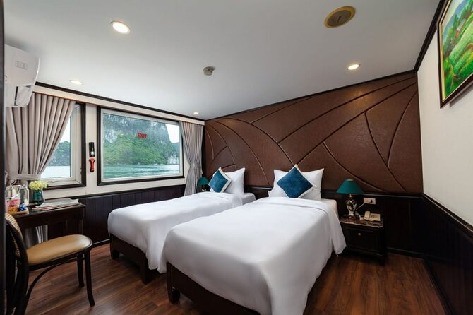 BEST Halong Bay Cruise 2 days 1 night - 5 stars - Onboard life: cooking class and Tai-Chi on a moving ship