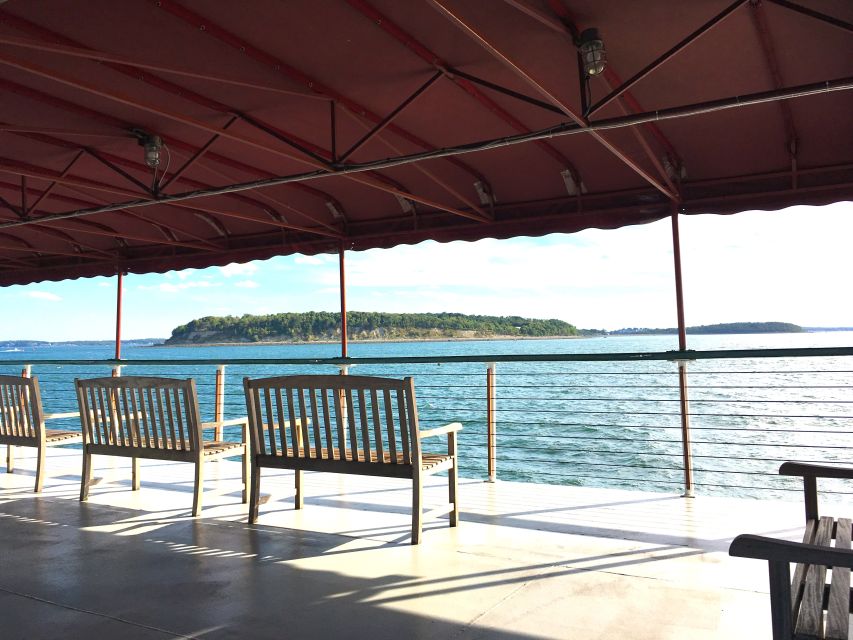 Boston: New England Harbor Cruise - Rowes Wharf meeting point: where the cruise actually starts