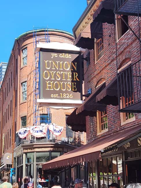 Boston: North End Walking Tour with Private Harbor Cruise - From Tatte Bakery to Old State House: the Freedom Trail part that makes sense
