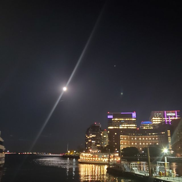 Boston: Scenic Moonlight Harbor Cruise - Why a moonlight harbor cruise works so well in Boston