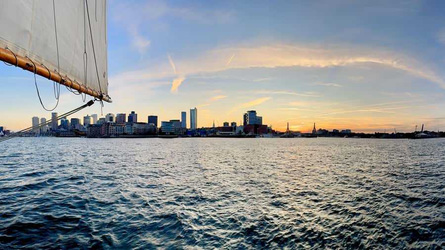 Boston: Sunset Tall Ship Harbor Cruise - Getting Onboard at Fan Pier Marina (And Finding the Liberty Star)