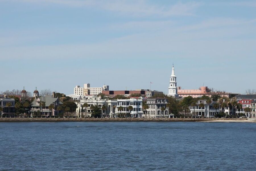 Charleston: Historic City Tour and Harbor Cruise - Battery Seawall moments: the best kind of pause for photo-hungry travelers