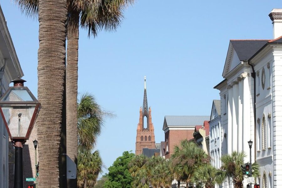 Charleston: Historic City Tour and Harbor Cruise - The 90-minute harbor cruise: Fort Sumter and USS Yorktown from the water