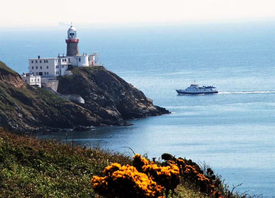 Dublin: Dublin Bay Cruise from Dun Laoghaire to Howth - The $32 value case: views that only work from the water
