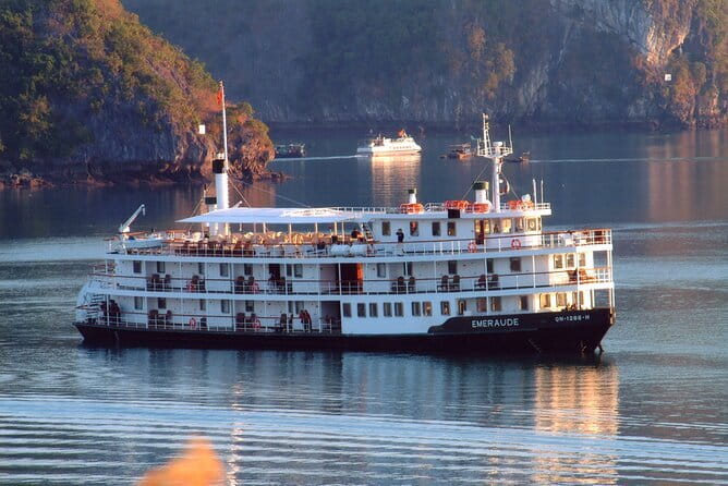 Emeraude Cruise 2 days 1 night Ha Long Bay Tour - Key highlights worth planning around