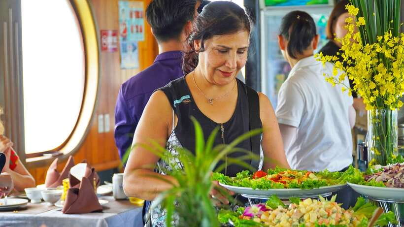 From Hanoi: 1 -Day Halong Bay Cruise With Big & Small Groups - Luon Cave by kayak or bamboo boat: the half-hidden Halong moment