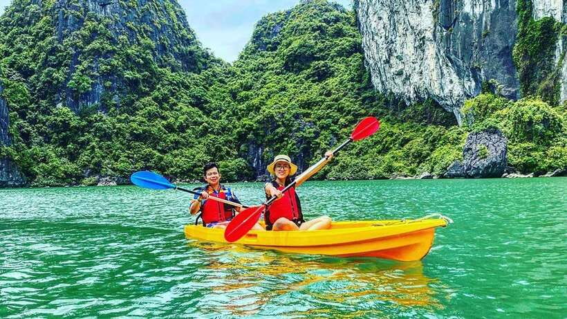 From Hanoi: 1 -Day Halong Bay Cruise With Big & Small Groups - Surprising Cave (Sung Sot): stairs, cool air, and stone formations