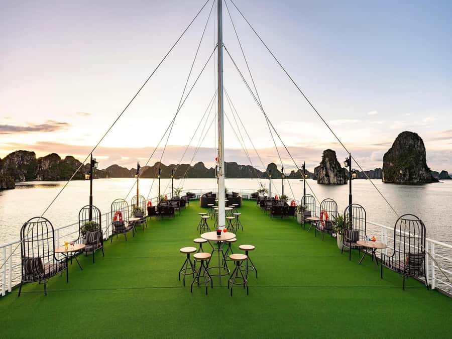 From Hanoi: 3-Day Ha Long and Lan Ha Bay Cruise with Meals - Day 2 afternoon: Ba Trai Dao kayaking and private-beach swimming