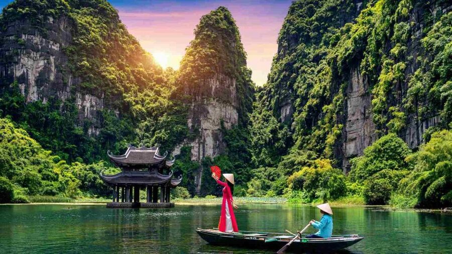 From Hanoi: 3-Day Luxury Tour Ninh Binh & Ha Long Bay Cruise - Mua Cave: 500 Steps for a View That’s Worth the Sweat