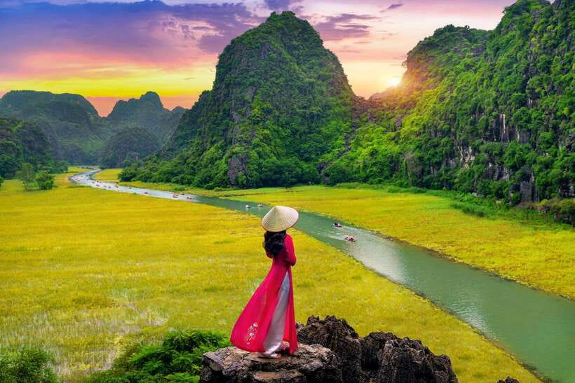 From Hanoi: 5-Day Sapa, Ninh Binh, Ha Long Bay Cruise - Day 3: Pearl Farming, Kayaking, Cooking Class, and Back Toward Hanoi