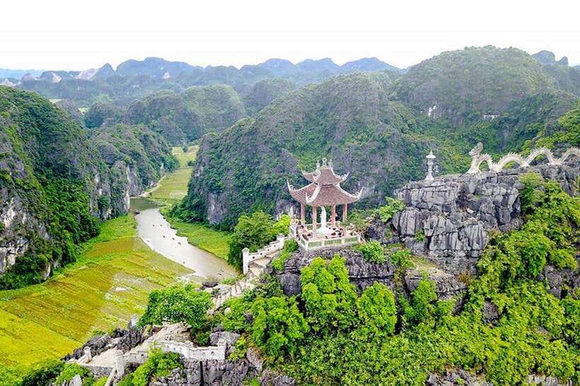 From Hanoi: 5-Day Sapa, Ninh Binh, Ha Long Bay Cruise - Day 4: Cat Cat Village in Sapa, Local Market Time, and a Real Night’s Rest