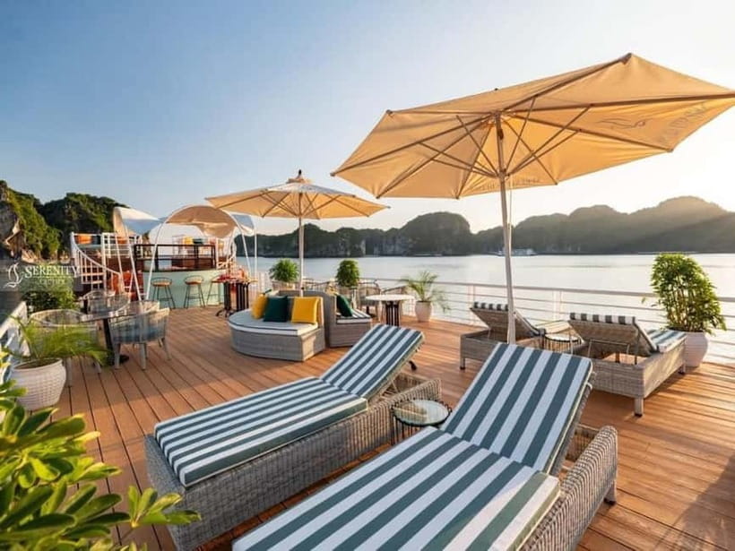 From Hanoi: Cat Ba Island and Lan Ha Bay Cruise Day Trip - The sunset party: fresh fruit, tea, and a slow finish