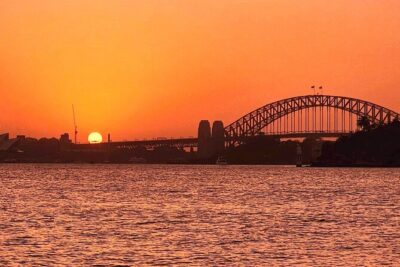 Golden Glow Sunset Sydney Harbour Cruise - Aquarium Wharf: getting on and off without stress