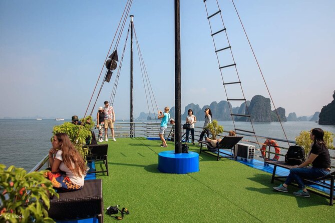 Ha Long Bay Cruise Day Tour-Cave, Kayaking,Ti top island & Lunch - Luon Cave: Kayaking or Bamboo Boating Through the Waterway
