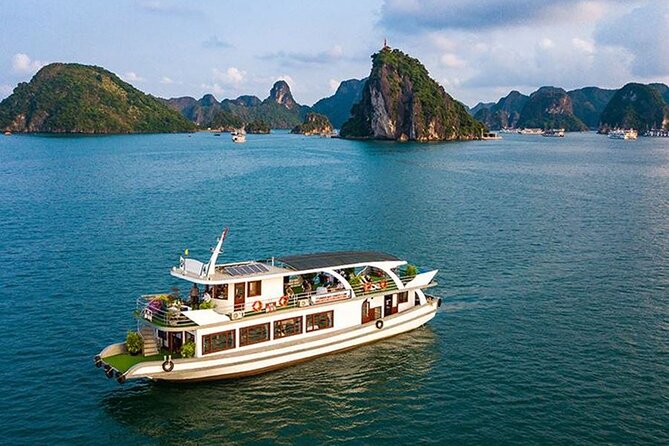 Halong Bay Cruise - Day Tours - Kayaking or bamboo rowing: the activity that makes the photos feel real
