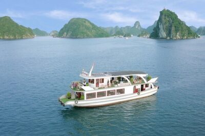 Halong Bay Cruise Luxury 1 Day Tour - Getting to Tuan Chau Harbor: the day’s timing and break points