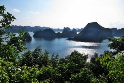 Halong Bay Cruise One Day Luxury Cruises - The Bay Cruise: How the Named Islets Make the Views Stick