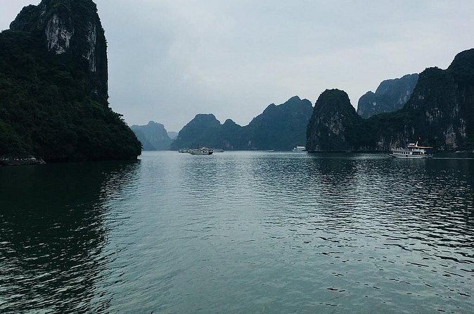 Halong Bay Cruise Tour from Hanoi with Kayak Adventure - Kayak adventure or bamboo boat: Ba Hang in about 40 minutes