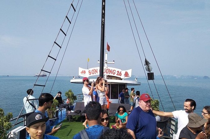 Halong Bay Cruise Tour from Hanoi with Kayak Adventure - What to pack for a comfy day on the water