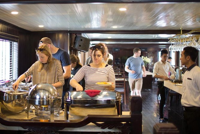 Halong Bay tour 2 days / 1 night on Stellar cruise {New 4 star Cruise}. - Food, vegetarian options, and the kind of crew support that matters
