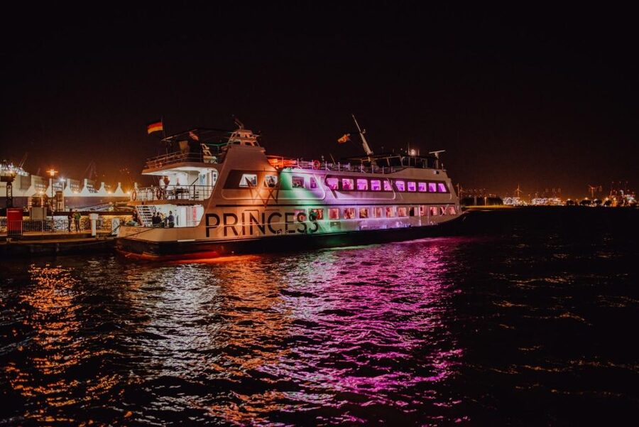 Hamburg: 1.5-Hour Evening Lights Harbour Cruise on a Ship - The Route in Real Life: Elbphilharmonie, HafenCity, and the Harbor Strip