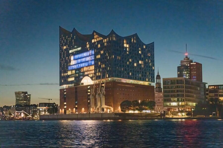 Hamburg: 1.5-Hour Evening Lights Harbour Cruise on a Ship - Who This Cruise Is For (And Who Might Not Love It)