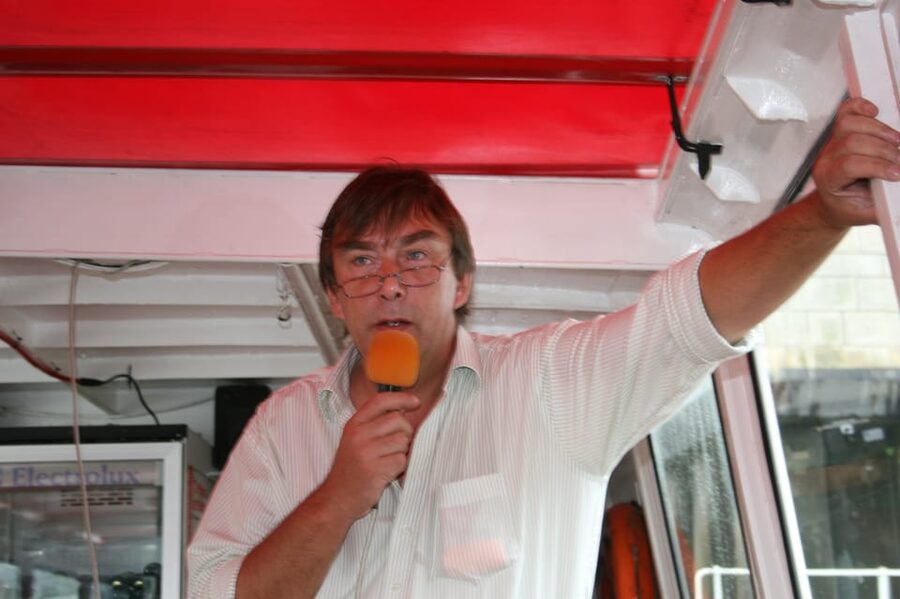 Hamburg: 1-Hour Harbor Cruise - Boat Comfort, Drinks, and the Onboard Vibe