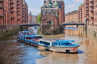 Hamburg: 2-Hour Harbor Cruise - Meeting Point: Barkassen-Meyer at Landungsbrücken, Bridge 2