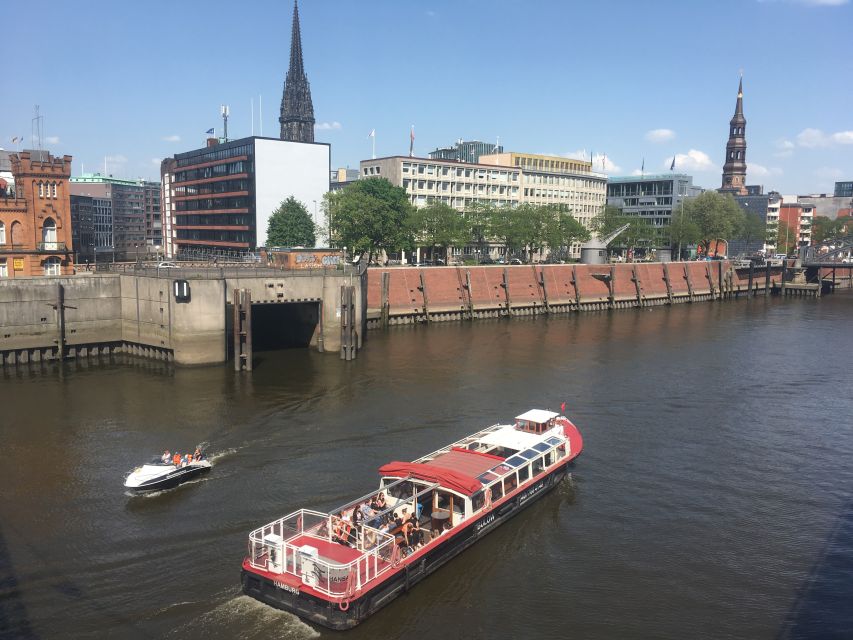 Hamburg: Harbor Cruise - Where you meet: Kajen 1 and the Binnenhafen harbor edge