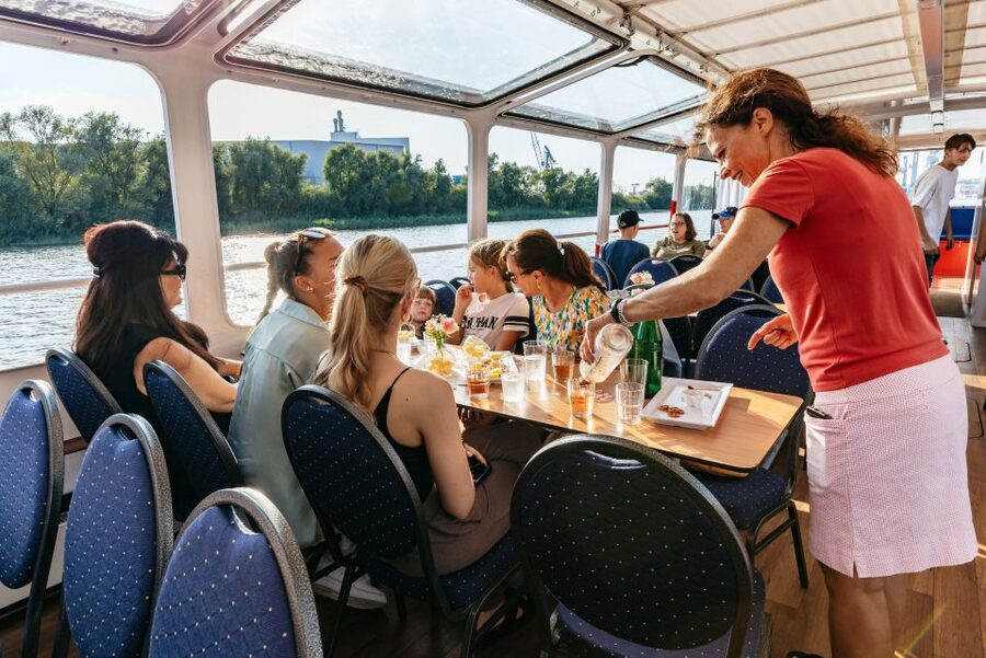 Hamburg: Harbor Cruise with Wine and Cheese - Your 90 Minutes at Sea: A Pace That Fits Real Travel Days