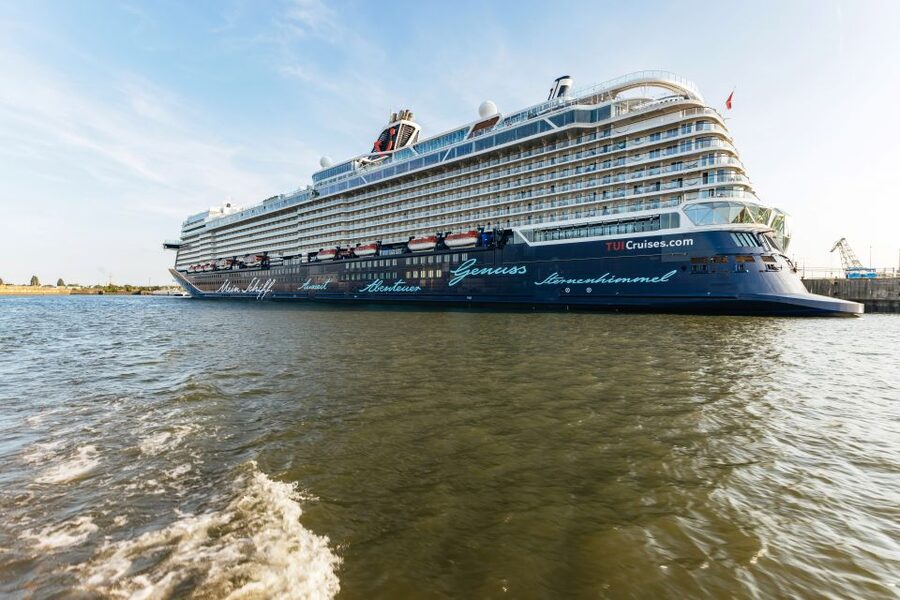 Hamburg: Harbor Cruise with Wine and Cheese - Price and Value: Why $49 Can Feel Like a Deal