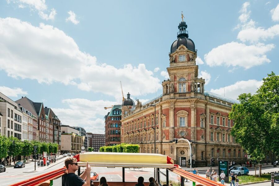 Hamburg: Hop-On Hop-Off Bus with Alster or Harbor Cruise - Line A on a double-decker: the 90-minute loop that turns into your whole day