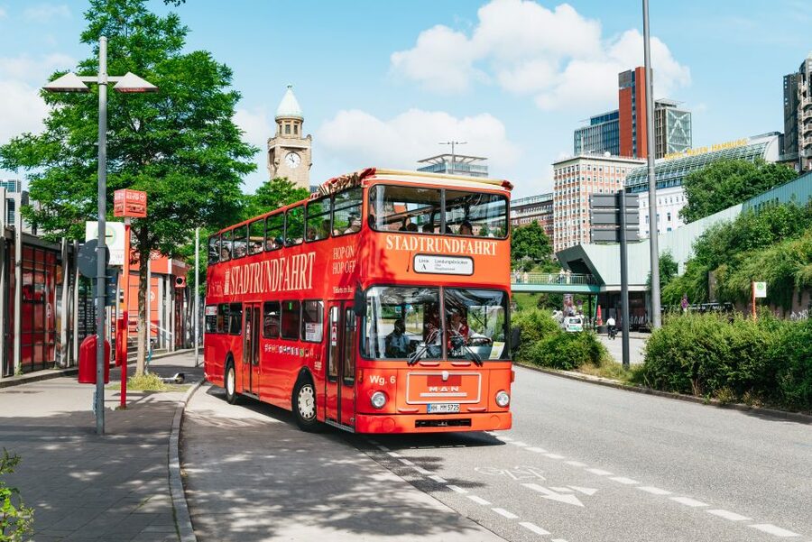 Hamburg: Hop-On Hop-Off Bus with Alster or Harbor Cruise - Starting smart: St. Pauli Landungsbrücken vs other Line A stops
