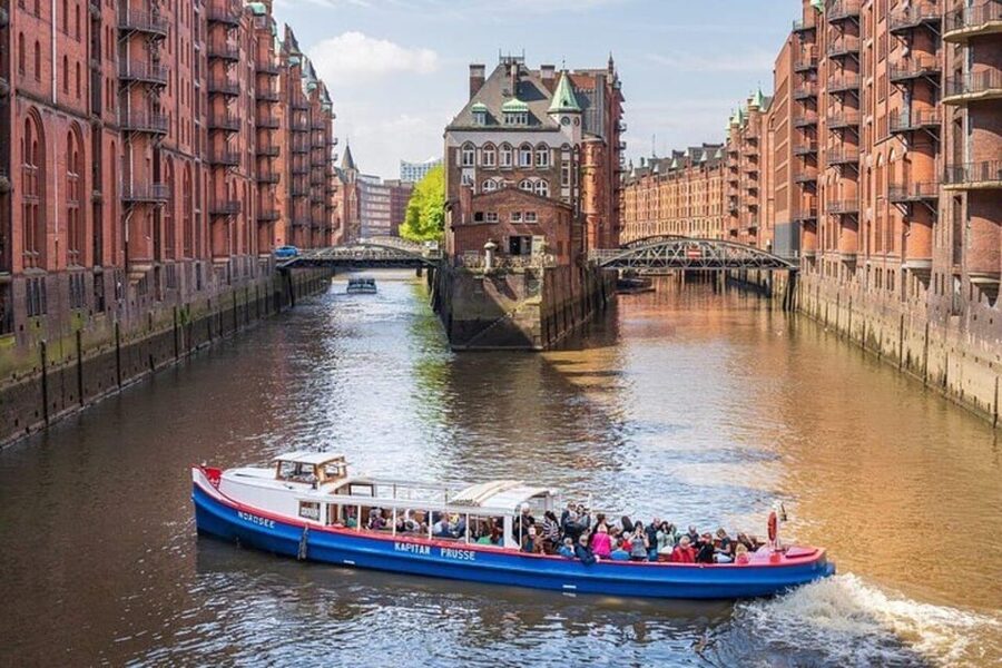 Hamburg: One Hour Traditional Harbor Cruise - The 60-Minute Cruise Starts at Landungsbrücken Bridge 3