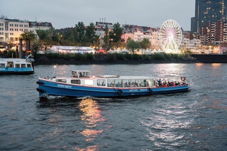 Hamburg: One Hour Traditional Harbor Cruise - Container Terminals, Loading Bridges, and the Tide You Can Actually See