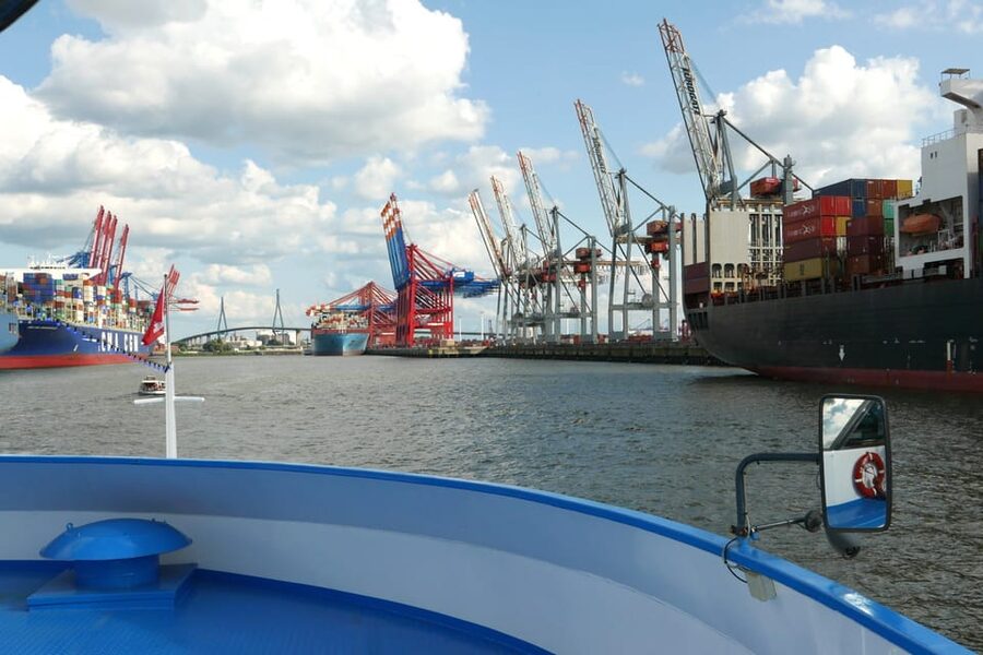 Hamburg: Party Harbor Cruise with Olivia Jones - The Abicht boat: weatherproof comfort plus a sun deck
