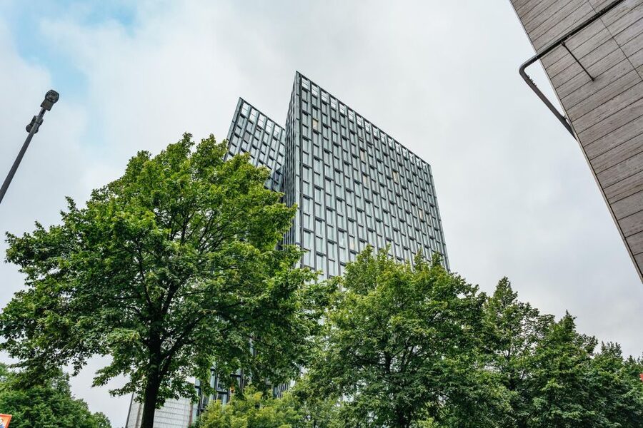 Hamburgs Highlights: Harbor Cruise & Reeperbahn Walking Tour - Dancing Towers, Spielbudenplatz, and the St. Pauli stage feel