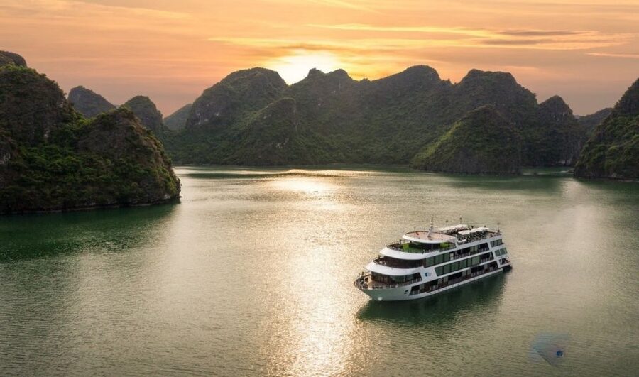 Hanoi: 3-Day Ha Long/Lan Ha Bay Cruise with Private Balcony - Day 2: Viet Hai Village Cycling, Tai Chi Sunrise, and Night Squid Fishing