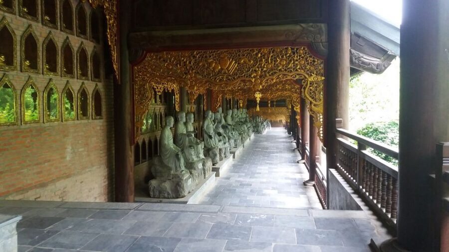 Hanoi: 3-Day Ninh Binh and Lan Ha Bay Cruise with Homestay - Mua Cave and the 500-step Lying Dragon viewpoint