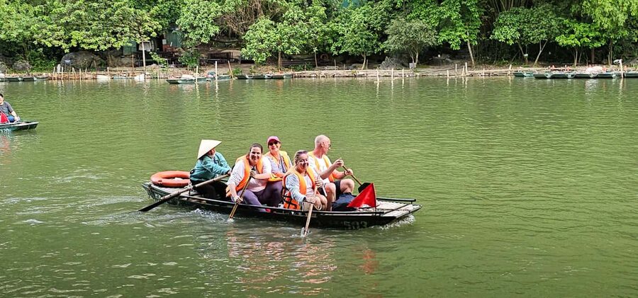 Hanoi: 3-Day Ninh Binh Tour, Ha Long, Bai Tu Long Bay Cruise - Mua Cave viewpoints: worth the stairs, but go in smart